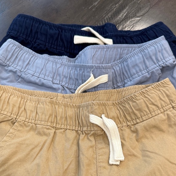 Set of 3 Children’s Place 12 Kids Casual Shorts Set - Tan, Grey, and Navy - Picture 5 of 10